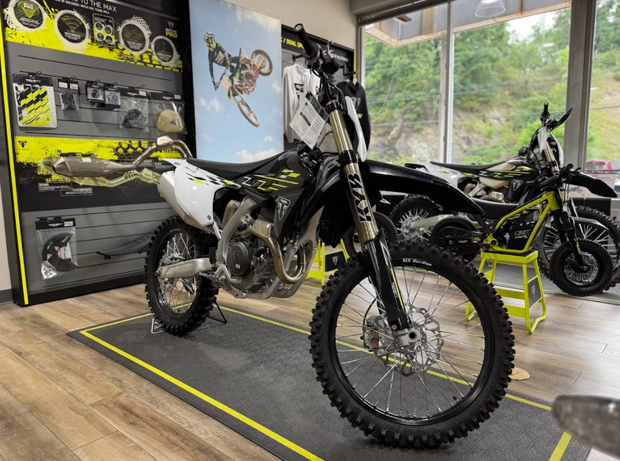 2026 TF250-X - Triumph