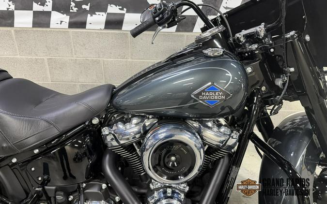 2025 Harley-Davidson® FLHC - Heritage Classic