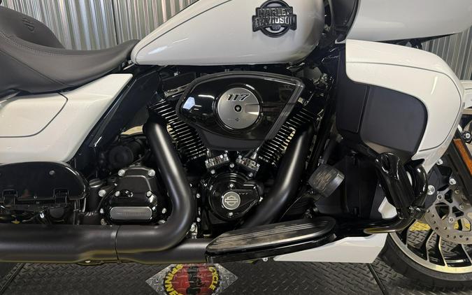 2026 Harley-Davidson Road Glide Limited WHITE ONYX PRL W/ PINSTRIPE