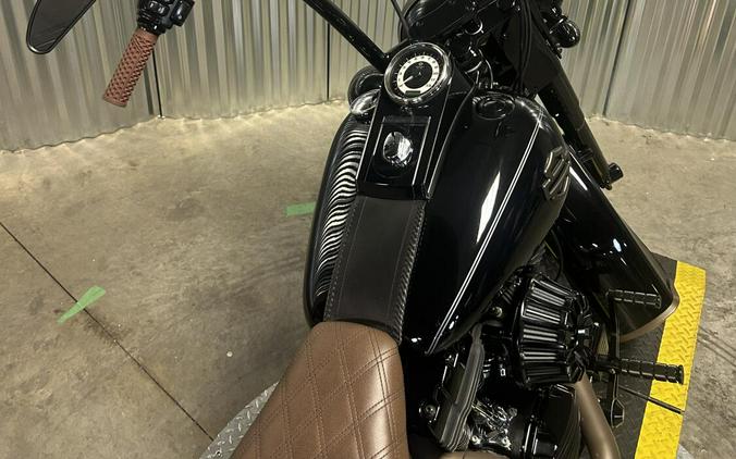 2014 Harley-Davidson CVO Softail Deluxe BLACK W/ PINSTRIPE