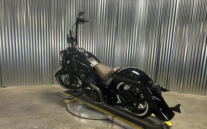 2014 Harley-Davidson CVO Softail Deluxe BLACK W/ PINSTRIPE