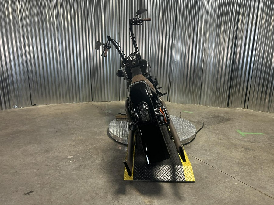 2014 Harley-Davidson Softail Deluxe BLACK W/ PINSTRIPE