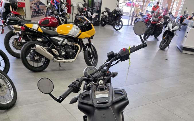 2023 Husqvarna Svartpilen 401