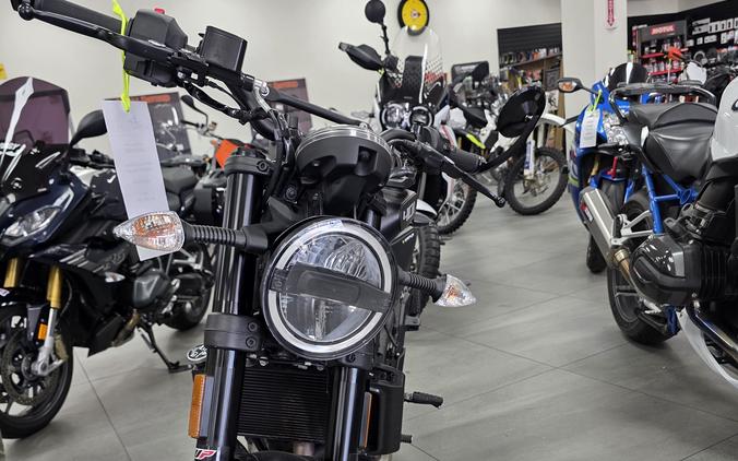 2023 Husqvarna Svartpilen 401