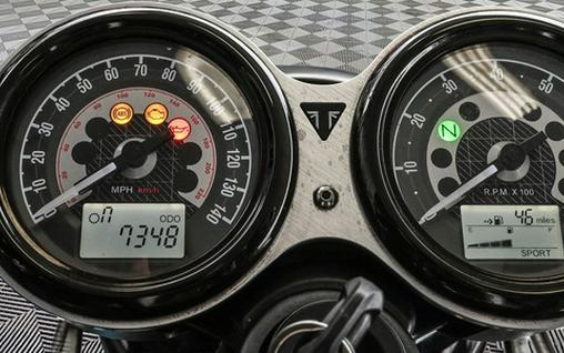 2019 Triumph Speed Twin Jet Black