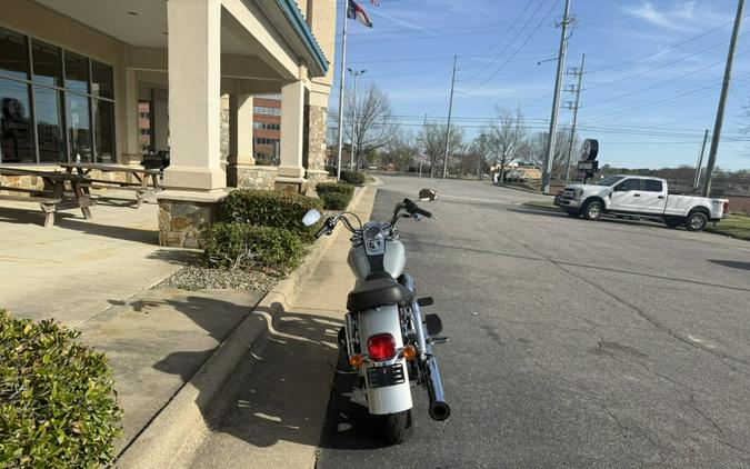 2012 Harley-Davidson® Switchback™ BRIL SILVER