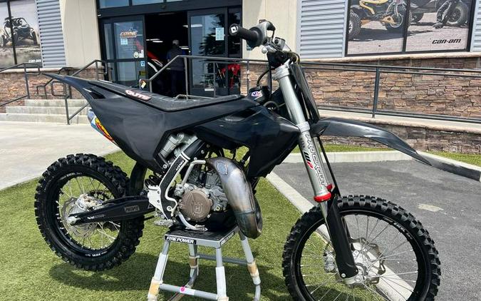 2020 Husqvarna® F2001S8