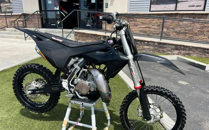 2020 Husqvarna® F2001S8