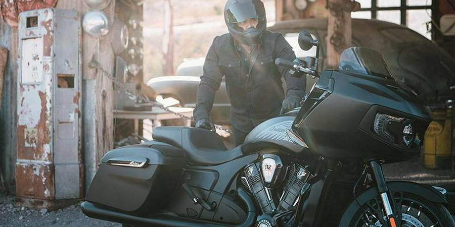 2025 Indian Motorcycle Challenger 112 Dark Horse® with PowerBand Audio Package - Moss Green Smoke