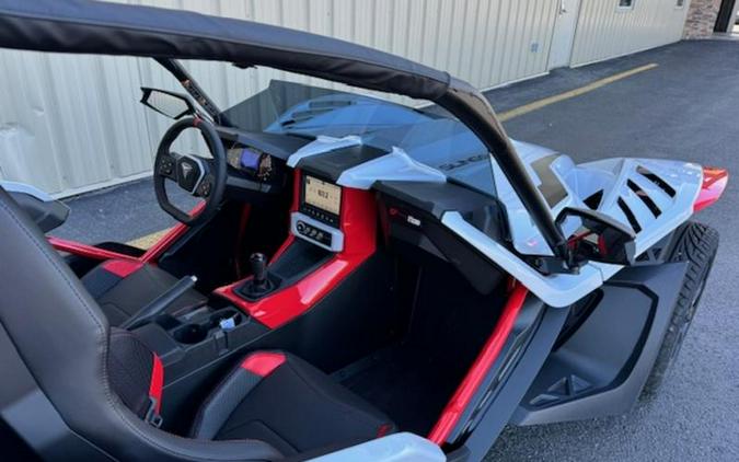 2024 Polaris Slingshot® ROUSH® Edition Manual