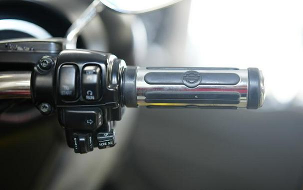 2010 Harley-Davidson® FLHTC - Electra Glide® Classic