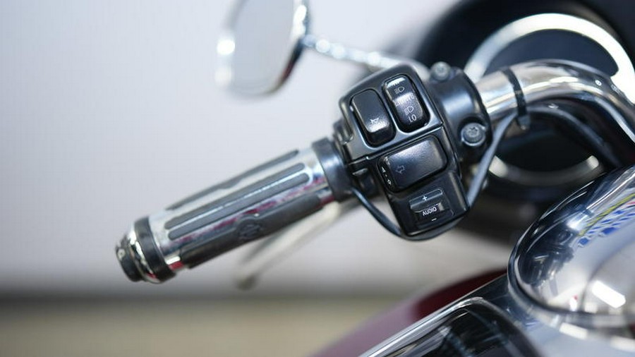 2010 Harley-Davidson® FLHTC - Electra Glide® Classic