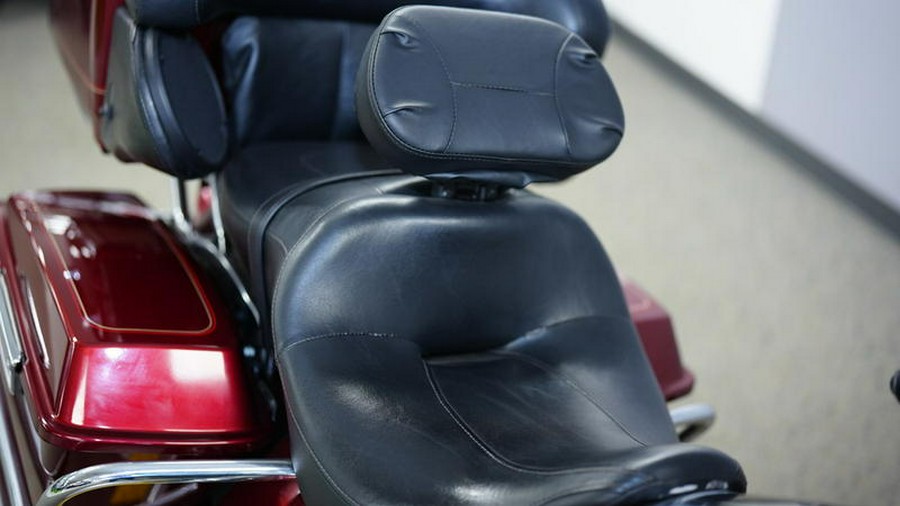 2010 Harley-Davidson® FLHTC - Electra Glide® Classic