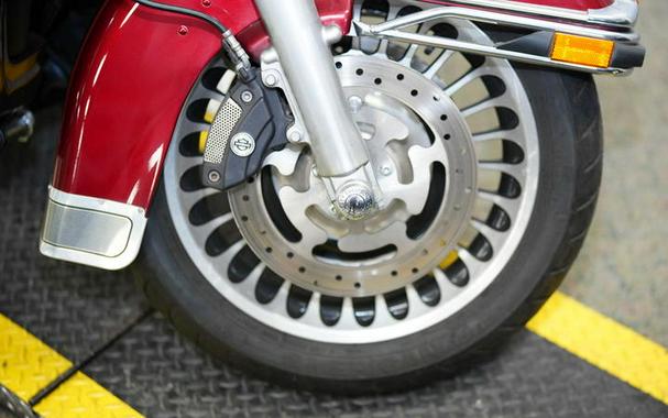 2010 Harley-Davidson® FLHTC - Electra Glide® Classic