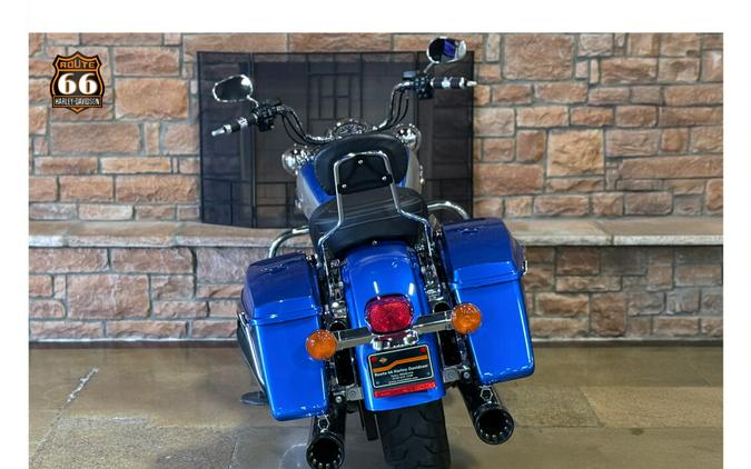 2018 Harley-Davidson® Road King® ELECBLU/SLVFRTN W/PINSTRIPE