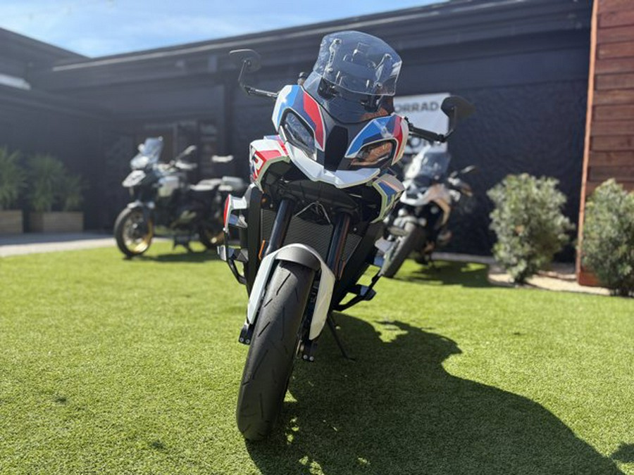 2026 BMW M 1000 XR LIGHT WHITE MOTORSPORT