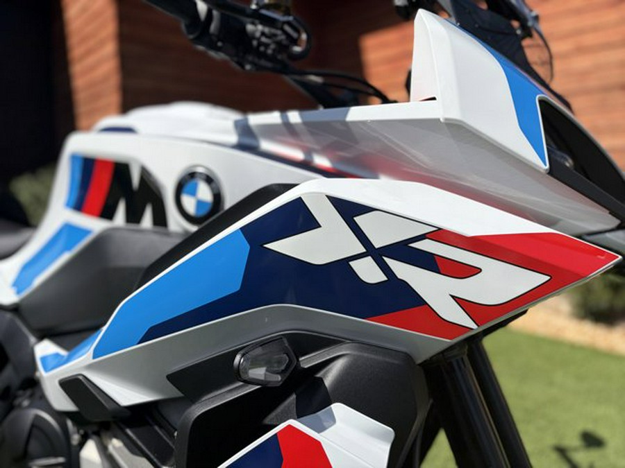 2026 BMW M 1000 XR LIGHT WHITE MOTORSPORT