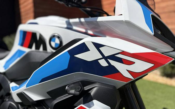 2026 BMW M 1000 XR LIGHT WHITE MOTORSPORT