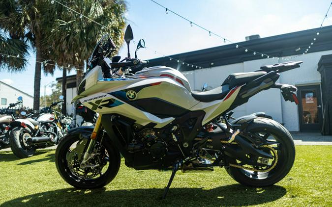 2026 BMW M 1000 XR LIGHT WHITE MOTORSPORT