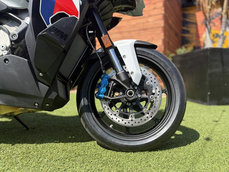 2026 BMW M 1000 XR LIGHT WHITE MOTORSPORT