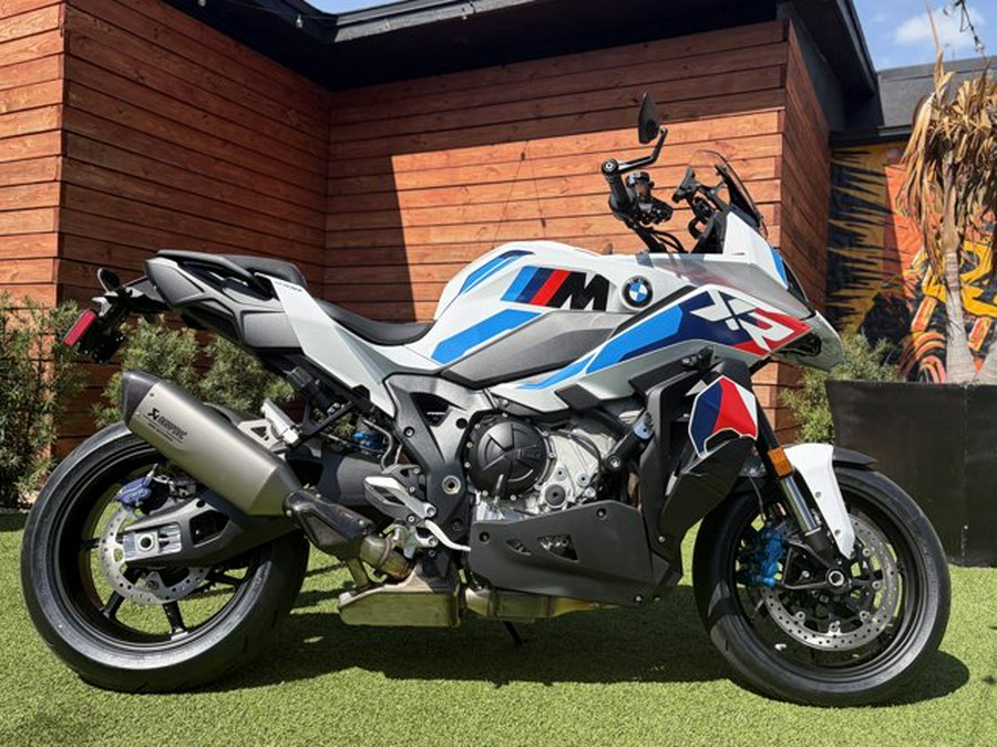 2026 BMW M 1000 XR LIGHT WHITE MOTORSPORT