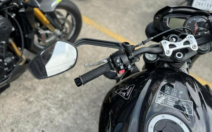 2022 Triumph Street Triple R Low Sapphire Black