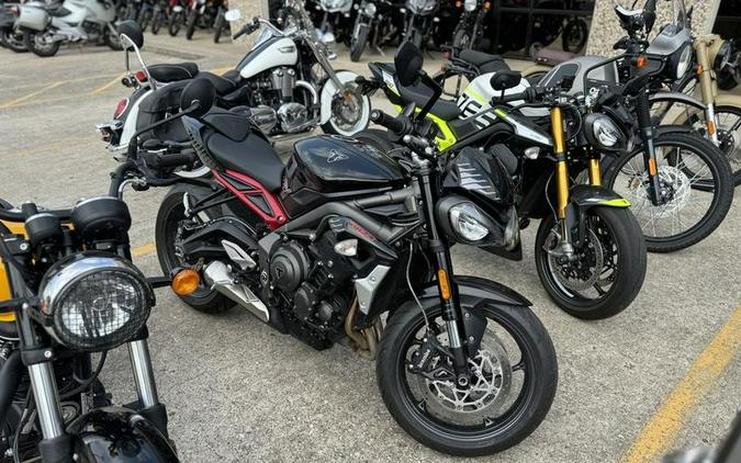 2022 Triumph Street Triple R Low Sapphire Black