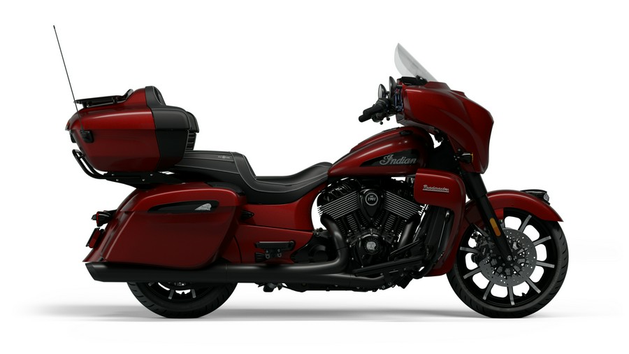 2024 Indian Motorcycle [Off-Site Inventory] Roadmaster® Dark Horse® w/ PowerBand Audio Pkg