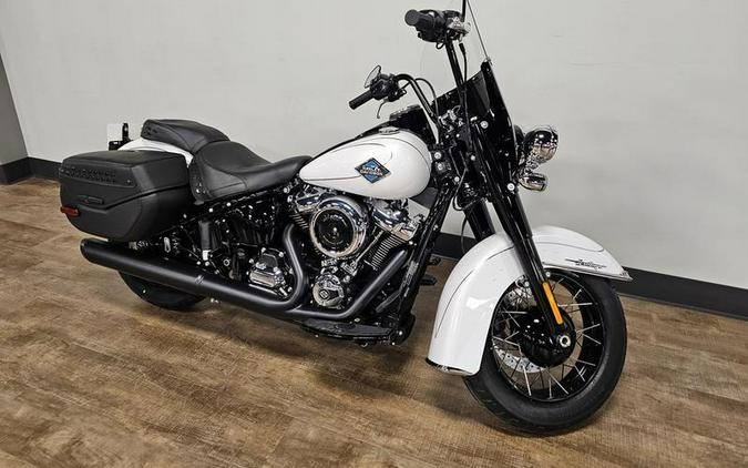 2025 Harley-Davidson® FLHC - Heritage Classic