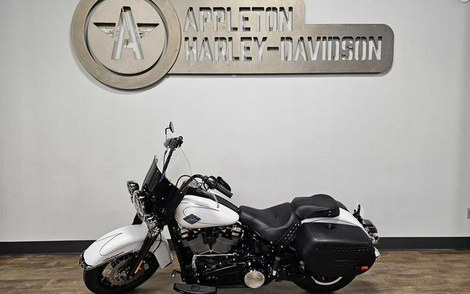 2025 Harley-Davidson® FLHC - Heritage Classic