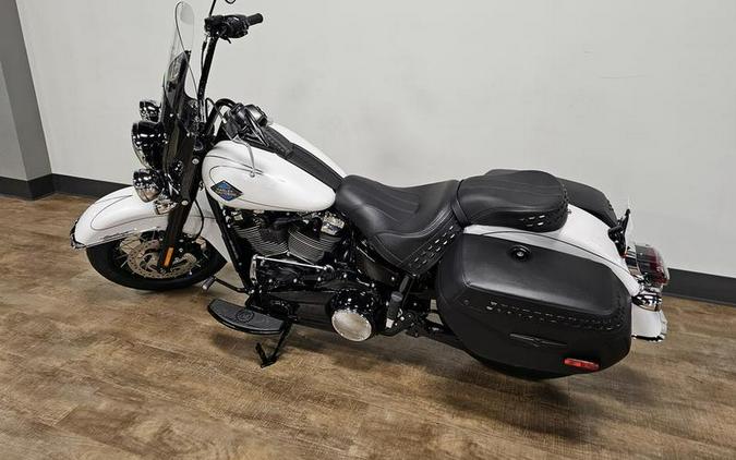 2025 Harley-Davidson® FLHC - Heritage Classic