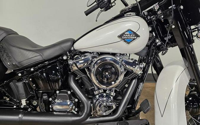 2025 Harley-Davidson® FLHC - Heritage Classic