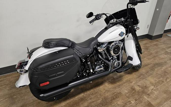 2025 Harley-Davidson® FLHC - Heritage Classic