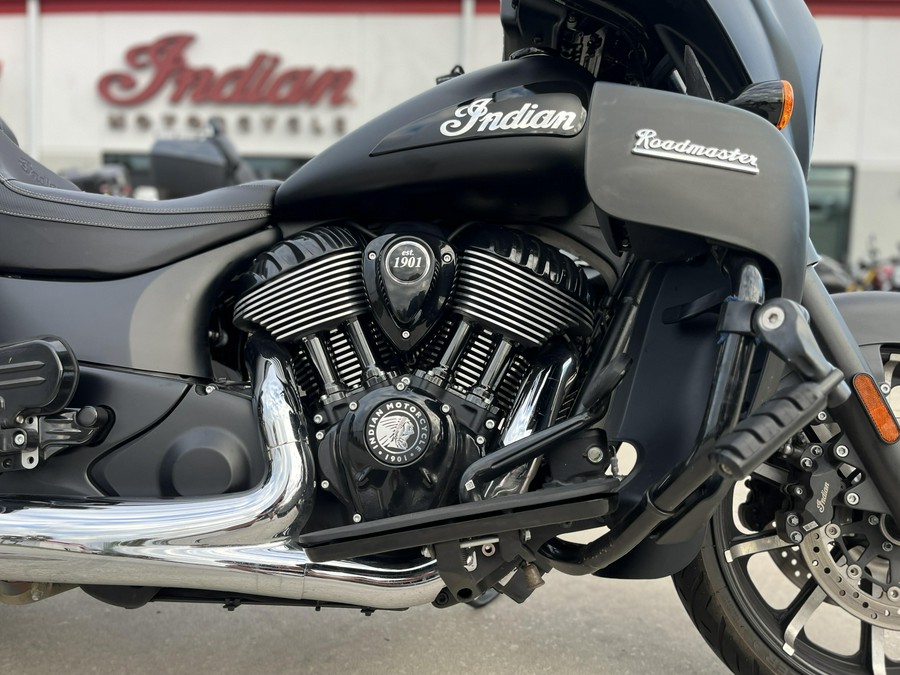2022 Indian Motorcycle ROADMASTER DARK HORSE BLACK SMOKE 49ST Dark Horse