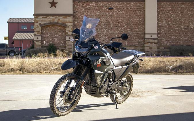 2025 Kawasaki KLR®650 Metallic Matte Old School Green ABS