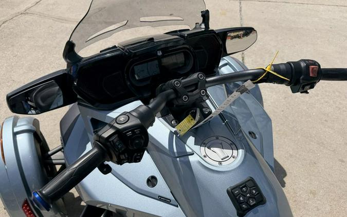 2023 Can-Am Spyder F3 Limited Dark Wheels