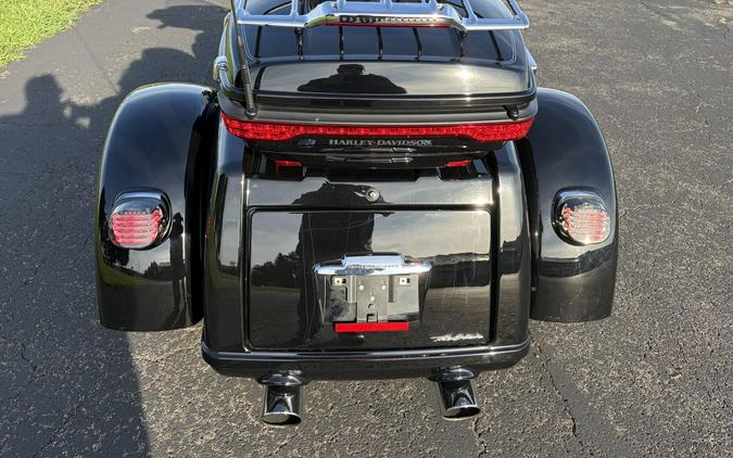 2017 Vivid Black Chrome Trim