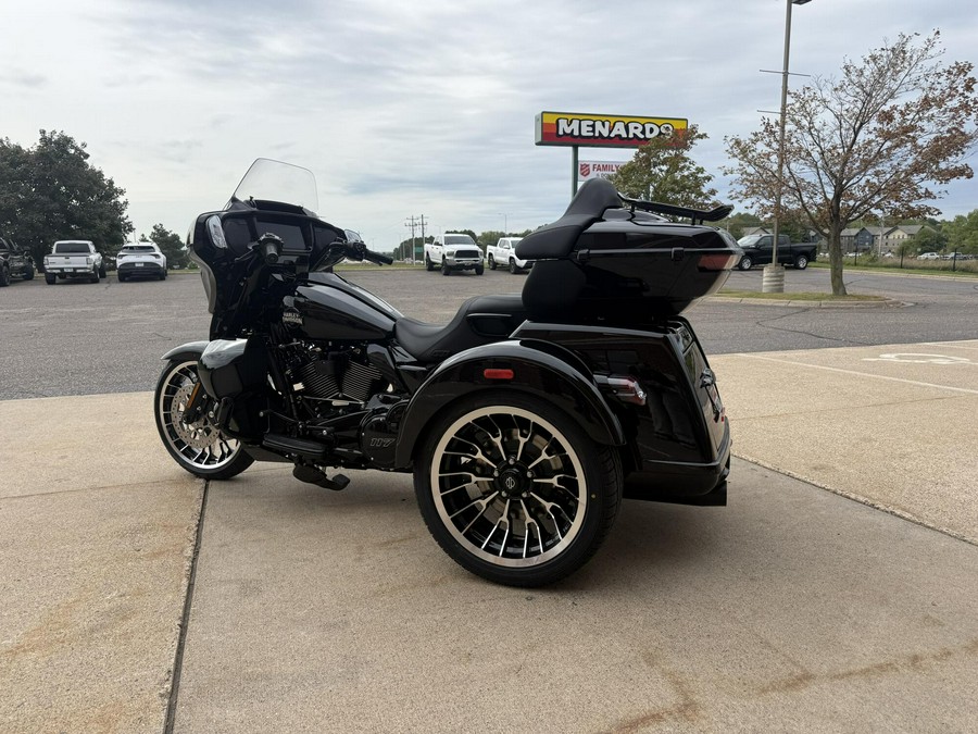 2026 Harley-Davidson Street Glide 3 Limited Vivid Black Black Trim