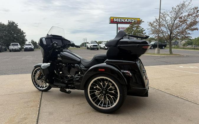 2026 Harley-Davidson Street Glide 3 Limited Vivid Black Black Trim
