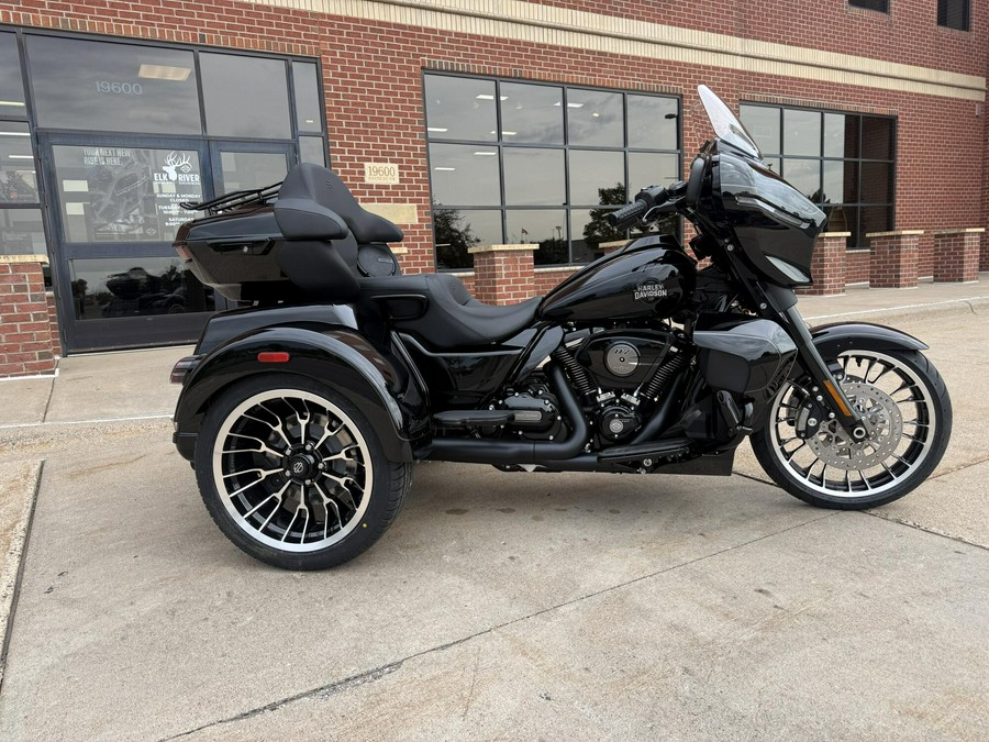 2026 Harley-Davidson Street Glide 3 Limited Vivid Black Black Trim