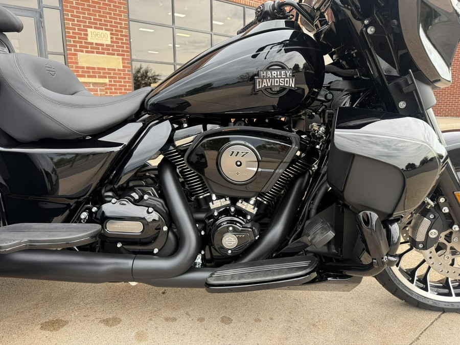 2026 Harley-Davidson Street Glide 3 Limited Vivid Black Black Trim