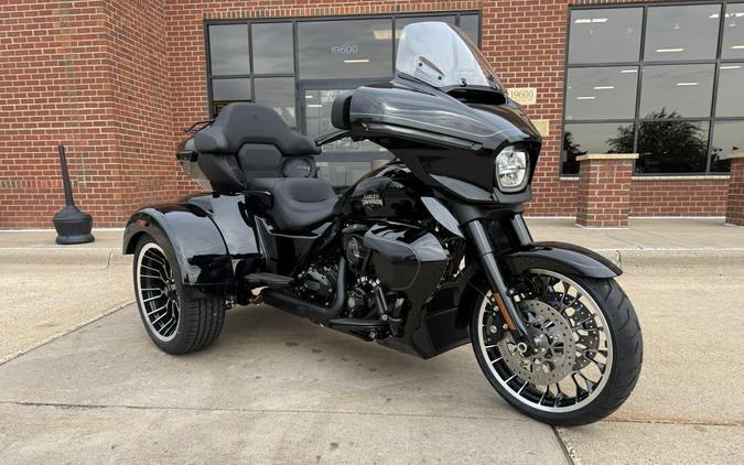 2026 Harley-Davidson Street Glide 3 Limited Vivid Black Black Trim