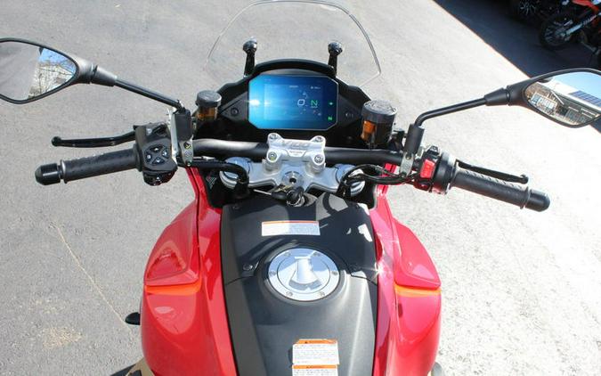 2023 Moto Guzzi V100 Mandello