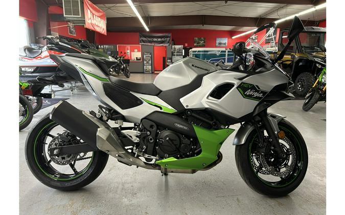 2024 Kawasaki Ninja® 7 Hybrid ABS SILVER