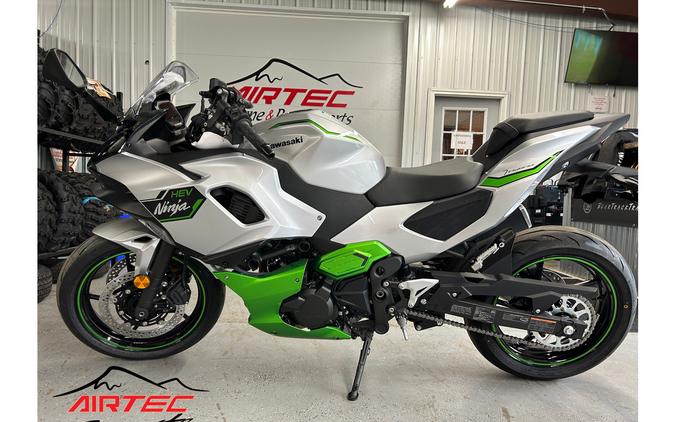 2024 Kawasaki Ninja® 7 Hybrid ABS SILVER