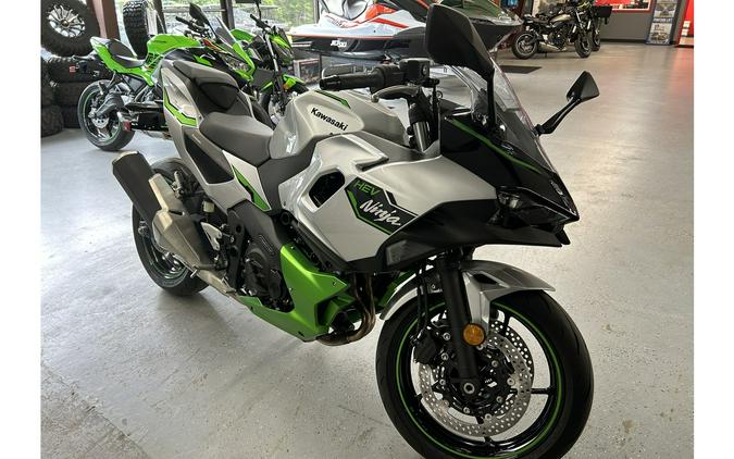 2024 Kawasaki Ninja® 7 Hybrid ABS SILVER