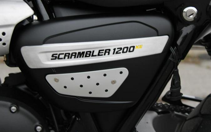 2026 Triumph Scrambler 1200 XE Matte khaki green