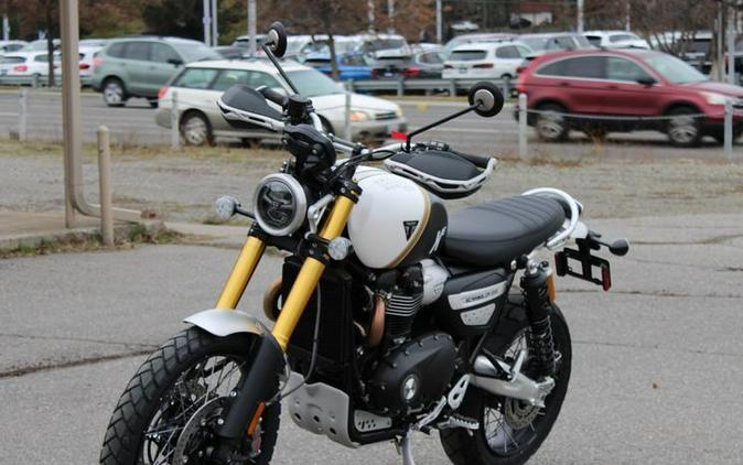 2026 Triumph Scrambler 1200 XE Matte khaki green