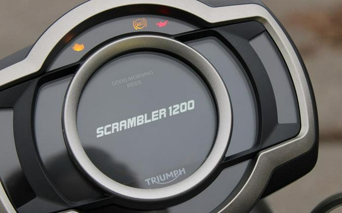 2026 Triumph Scrambler 1200 XE Matte khaki green