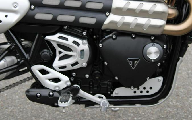 2026 Triumph Scrambler 1200 XE Matte khaki green